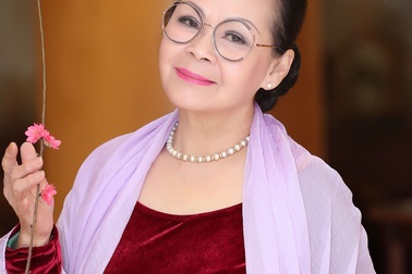 Khánh Ly: “Tết đầu tiên ở Mỹ, tôi đi hát gặp người quen chỉ biết khóc...”