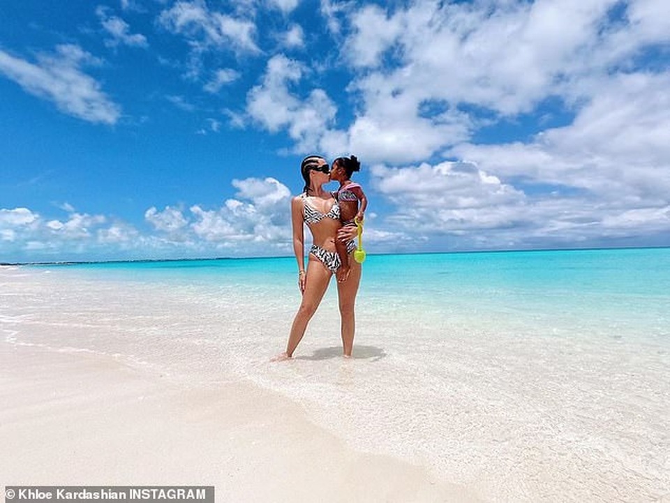 Demi Rose và dàn người đẹp diện áo tắm bốc lửa - 5 Demi Rose và dàn người đẹp diện áo tắm bốc lửa - 5