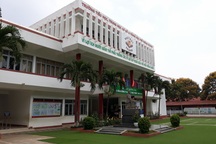 Vụ phụ huynh phản đối việc trường cho đi học trở lại: Tạm dừng tựu trường