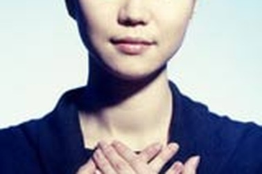 Điều trị bệnh ra mồ hôi chân tay 