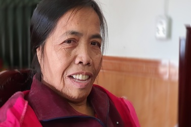 Gặp lại người đàn bà mang hàm răng "kì dị" suốt nửa thế kỉ