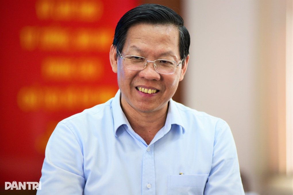Gặp Chủ tịch TPHCM, công nhân than lương 11 triệu khó mua nhà ở xã hội - 4 Gặp Chủ tịch TPHCM, công nhân than lương 11 triệu khó mua nhà ở xã hội - 4