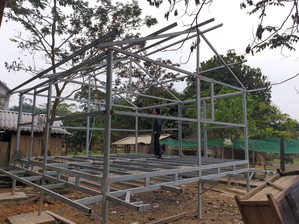 Ngắm những ngôi nhà phao cứu sinh người dân vùng rốn lũ do bạn đọc tặng - 1 Ngắm những ngôi nhà phao cứu sinh người dân vùng rốn lũ do bạn đọc tặng - 1