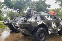 Quân khu 5 điều 12 xe bọc thép sẵn sàng "đón" bão