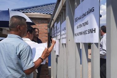 “Tiếp” phụ huynh qua song cửa, Trường Quốc tế Mỹ khẳng định không né tránh