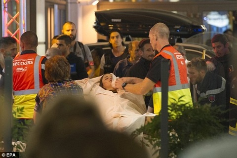Em bé chào đời giữa vụ khủng bố tại Pháp