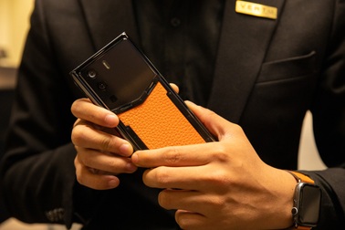 Giới trẻ Việt chuộng điện thoại Vertu