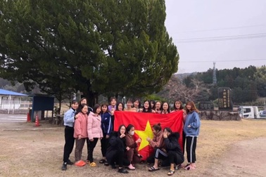 Nỗi niềm của lao động Việt ở nước ngoài sau 2 năm lỗi hẹn về quê ăn Tết