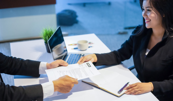 CV siêu khủng, hóa ra là hàng... chôm mạng! - 1