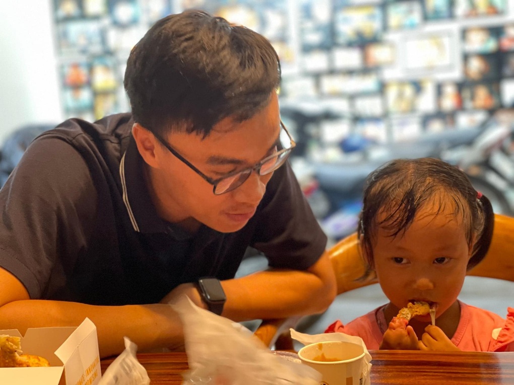 Em bé Hà Giang được bác sĩ TPHCM tặng cả bàn tay - 2 Em bé Hà Giang được bác sĩ TPHCM tặng cả bàn tay - 2