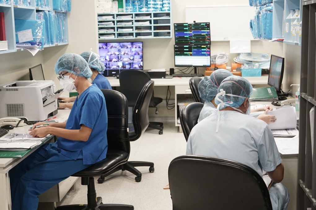 Cuộc chiến chống Covid-19 tại Bệnh viện FV- Kỳ 2: Nơi mỗi ngày là một cuộc chiến - 2