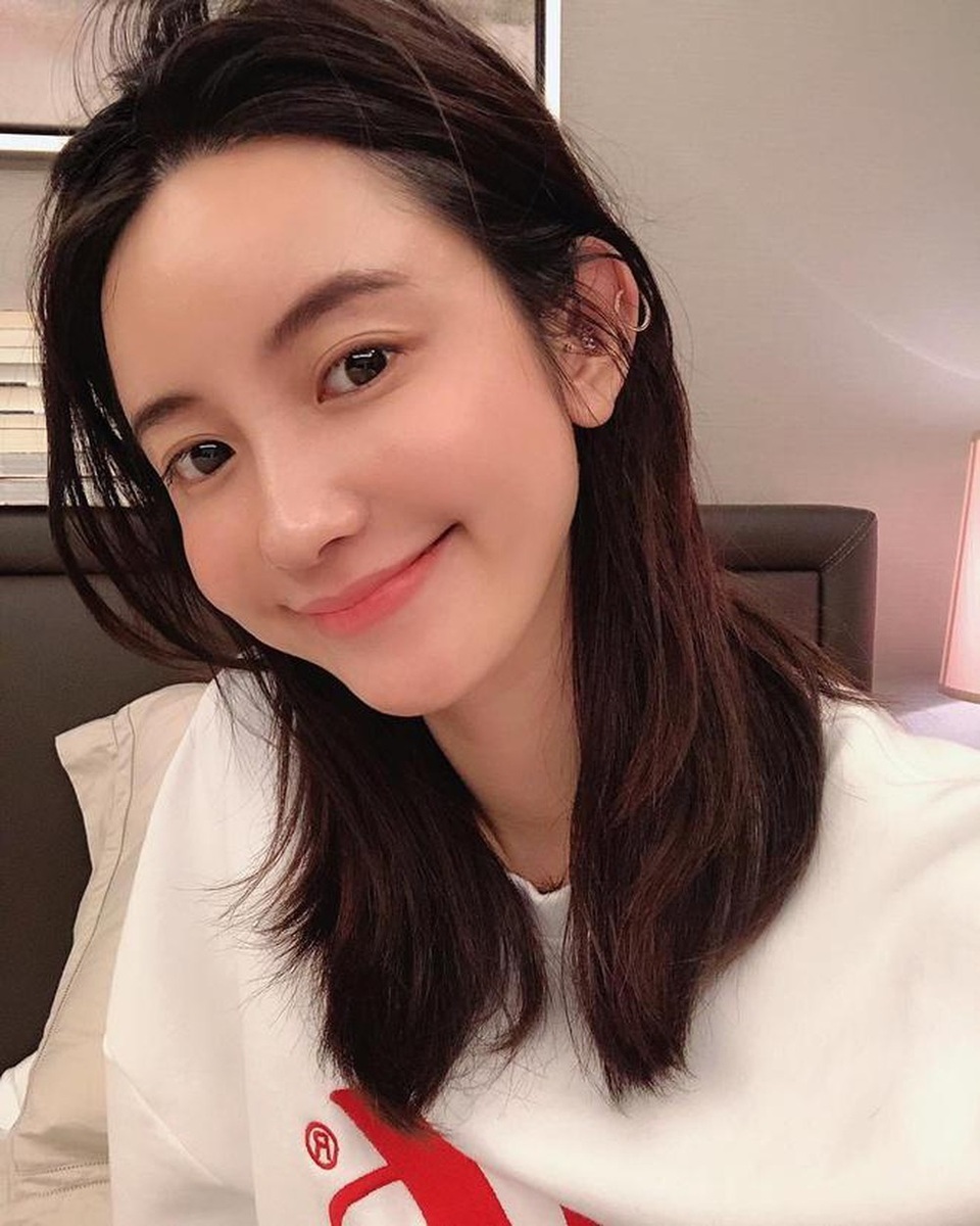 Hotgirl 8x nói gì trước tin đồn mang thai với cựu chủ tịch Taobao - 2 Hotgirl 8x nói gì trước tin đồn mang thai với cựu chủ tịch Taobao - 2