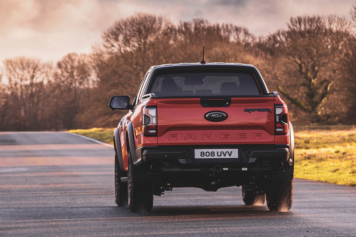Ford Ranger Raptor thế hệ mới ra mắt, có bản V6 tăng áp kép - 12 Ford Ranger Raptor thế hệ mới ra mắt, có bản V6 tăng áp kép - 12