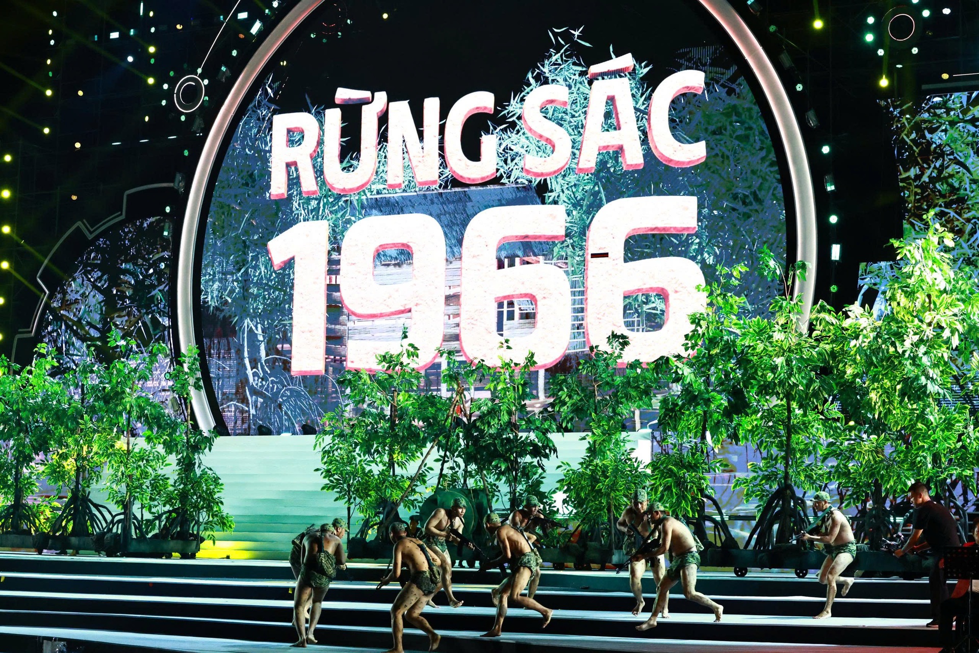 Pháo hoa lung linh, sử thi nghệ thuật đặc sắc trong đêm công bố TP Đồng Nai - 14