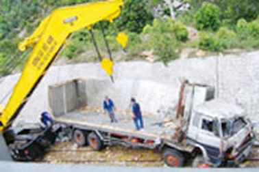 Tai nạn gây ách tắc giao thông đường sắt hơn 8 giờ