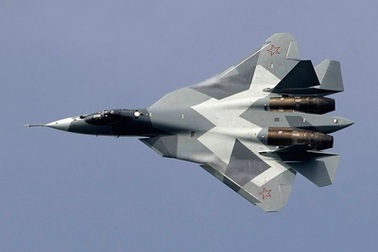 Pha nhào lộn ấn tượng của chiến đấu cơ tàng hình T-50