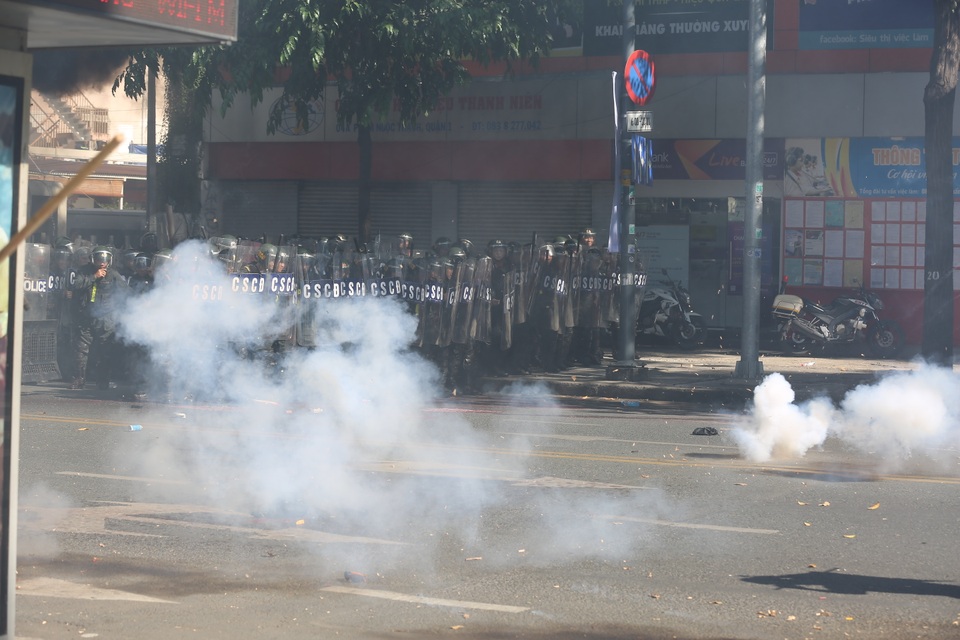 Xem diễn tập chống gây rối trật tự tại TPHCM - 13 Xem diễn tập chống gây rối trật tự tại TPHCM - 13