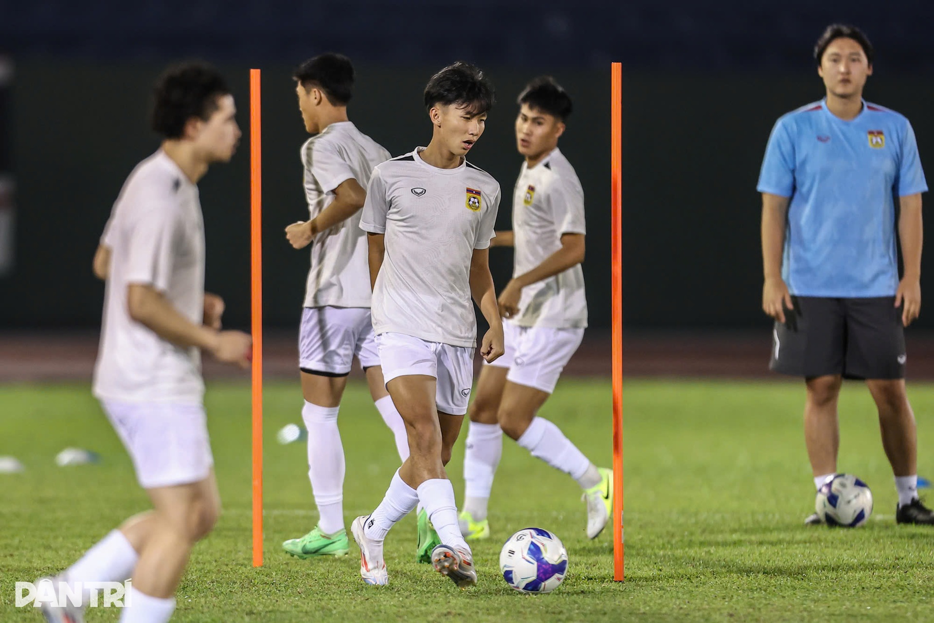 Cầu thủ Lào gốc Việt quyết tâm ghi bàn vào lưới tuyển Việt Nam - 4