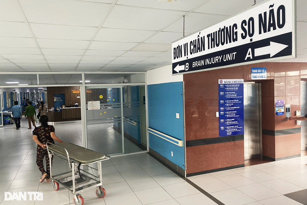 Bi kịch nhậu nhẹt lái xe: Mổ não sau tiệc cưới, ngã quỵ vì tông chết người - 6 Bi kịch nhậu nhẹt lái xe: Mổ não sau tiệc cưới, ngã quỵ vì tông chết người - 6