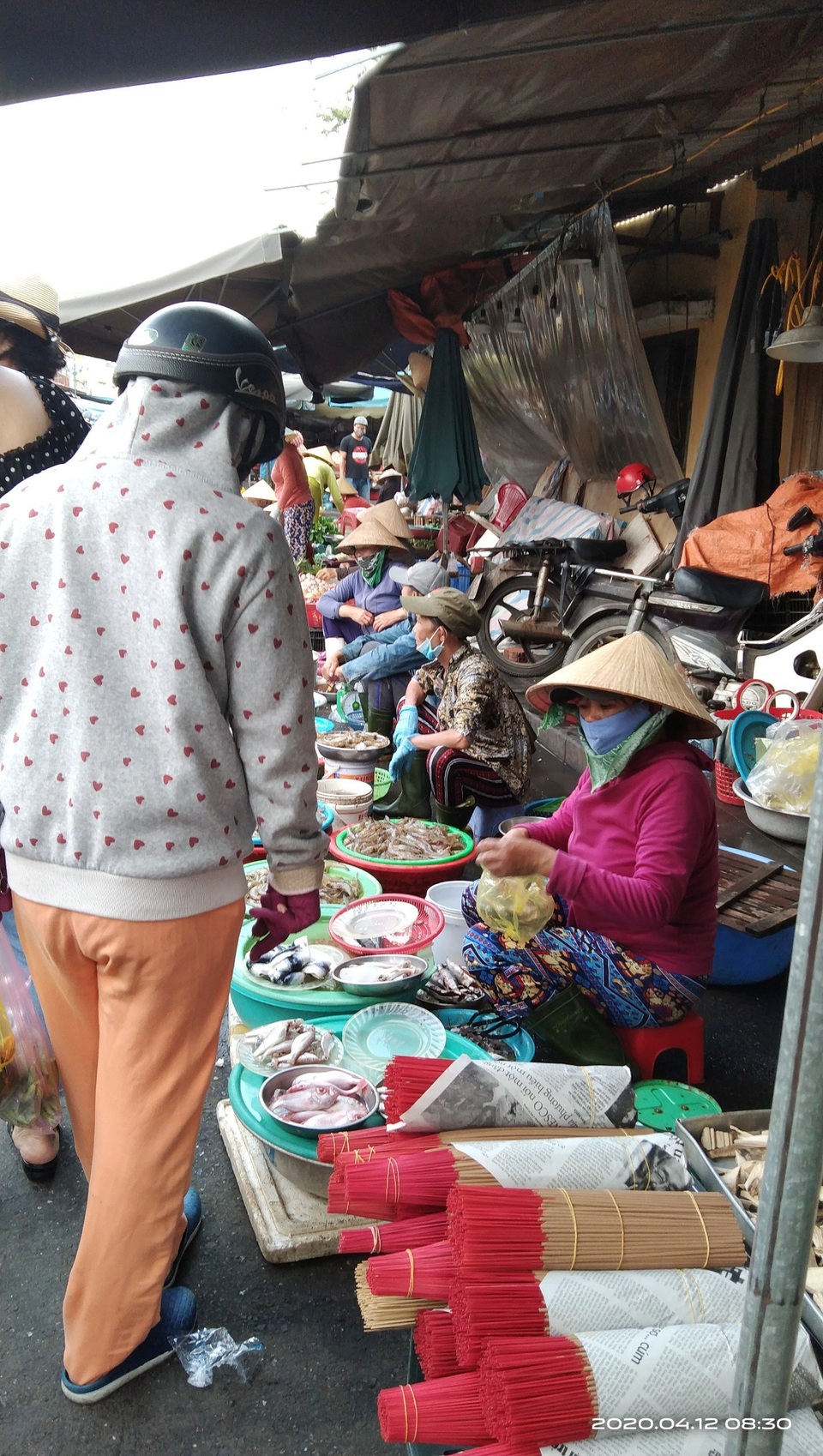 Lơi lỏng phòng chống dịch tại chợ Hội An - 6 Lơi lỏng phòng chống dịch tại chợ Hội An - 6