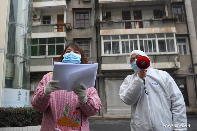 Vũ Hán “gõ cửa” từng nhà, kiểm soát người nhiễm virus như thời chiến - 3 Vũ Hán “gõ cửa” từng nhà, kiểm soát người nhiễm virus như thời chiến - 3