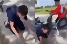 Nam sinh lớp 10 ở Sóc Sơn bị bạn học bắt liếm biển số xe, trường báo cáo Sở