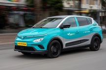 Tạo "khách hàng ảo" để chiếm đoạt tiền, 2 tài xế taxi bị khởi tố