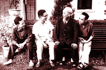 Chủ tịch Hồ Chí Minh với văn hóa và văn nghệ sĩ