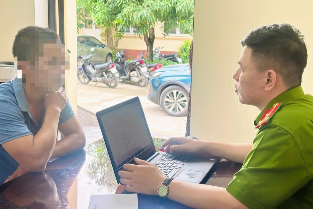 Vụ nữ chủ tiệm cắt tóc bị hành hung: Thủ phạm nghi bị tâm thần - 1 Vụ nữ chủ tiệm cắt tóc bị hành hung: Thủ phạm nghi bị tâm thần - 1