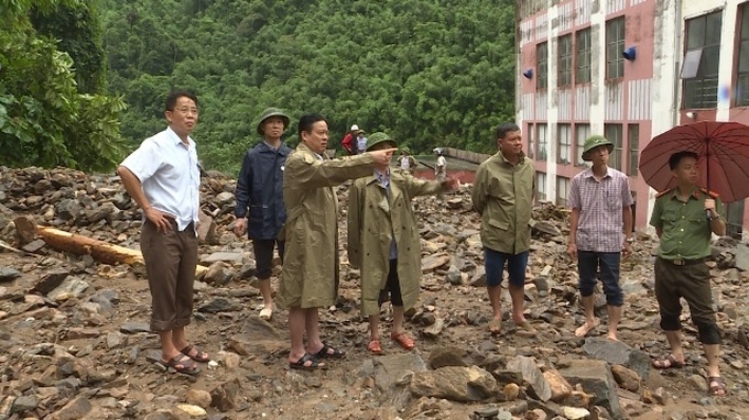 Thành phố Hà Giang chìm trong biển nước, 2 mẹ con bị vùi chết