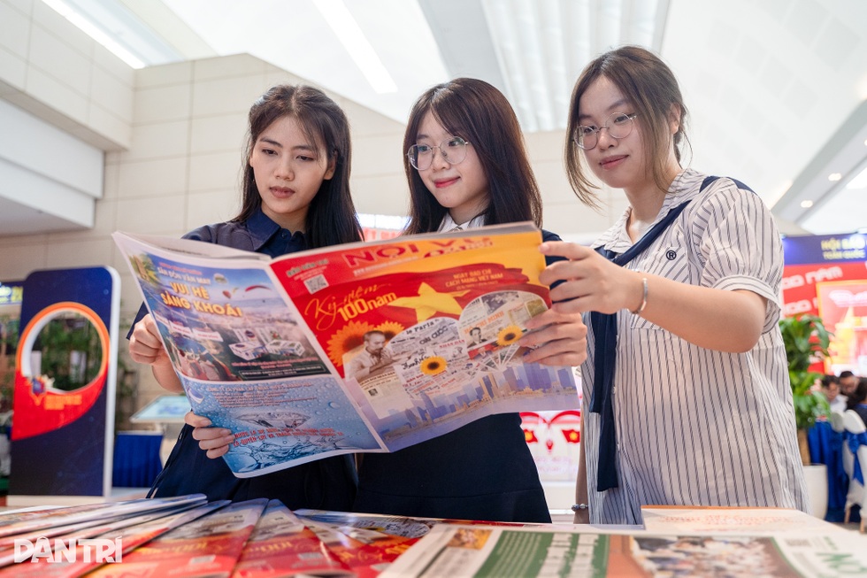 Gen Z nối dài ngòi bút cách mạng trên mặt trận số - 3 Gen Z nối dài ngòi bút cách mạng trên mặt trận số - 3