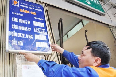 Xăng dầu lên giá: "Bóng ma" lạm phát trở lại