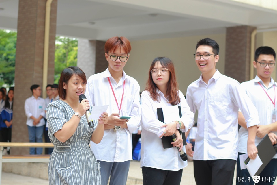 Hơn 1500 học sinh, giáo viên trường chuyên Sư phạm tham gia cuộc thi Khua chiêng vàng - 3 Hơn 1500 học sinh, giáo viên trường chuyên Sư phạm tham gia cuộc thi Khua chiêng vàng - 3