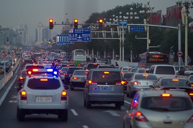 Trung Quốc bỏ quy định phạt vượt đèn vàng sau chưa đến một tuần áp dụng