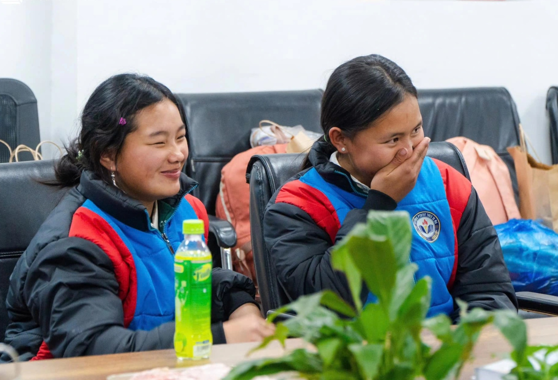 Rencontre significative de 12 étudiants de Dien Bien à Hanoi - 2 Cuộc gặp gỡ giàu ý nghĩa của 12 học sinh Điện Biên tại Hà Nội - 2