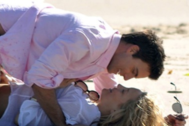 Xem Kate Hudson diễn cảnh tình tứ