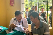 Bệnh viện Bạch Mai tặng 6 tỷ đồng học phí cho y tế Tuyên Quang