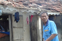 "10 năm rồi tui mới chứng kiến một cơn bão mạnh như rứa!"