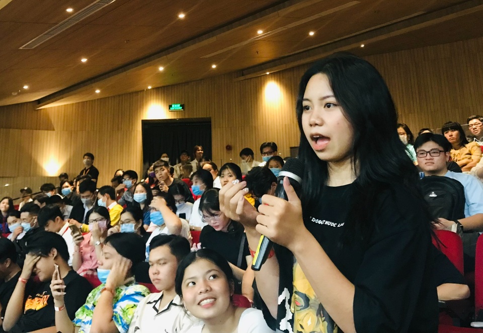 Học sinh hỏi GS Ngô Bảo Châu: Muốn làm lãnh đạo, có cần học giỏi Toán? - 1 Học sinh hỏi GS Ngô Bảo Châu: Muốn làm lãnh đạo, có cần học giỏi Toán? - 1