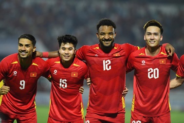 CĐV Đông Nam Á ca ngợi sức mạnh tuyển Việt Nam ở FIFA ASEAN Cup