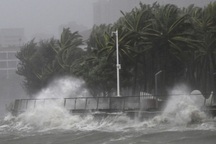 Bão Matmo đổ bộ Trung Quốc vào cao điểm mùa nghỉ lễ Quốc khánh