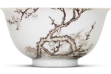 Chiếc bát cổ Trung Quốc được đấu giá 11 triệu USD