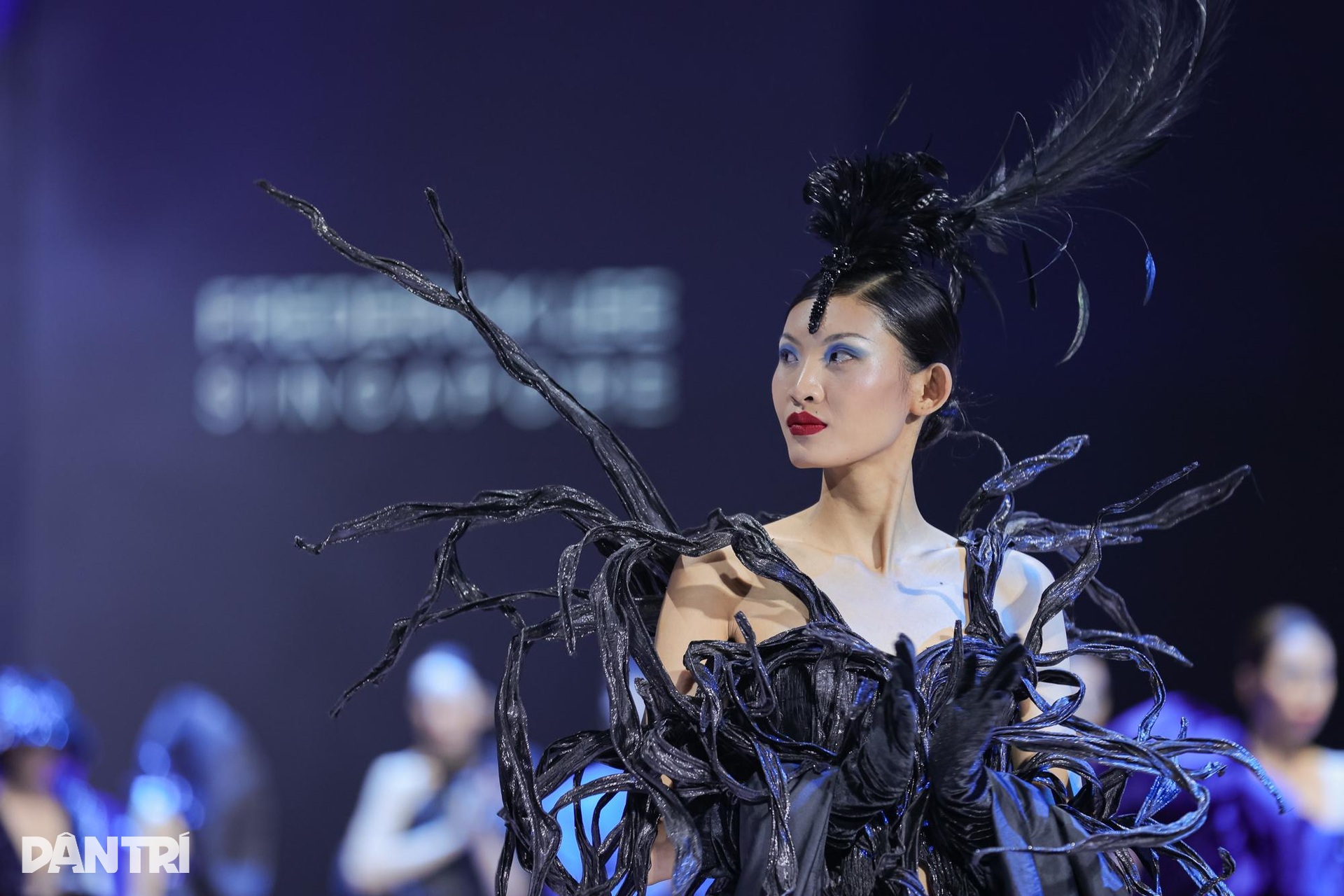 Mẫu Việt Huỳnh Tú Anh được các nhà mốt quốc tế săn đón sau show Chanel - 4 Mẫu Việt Huỳnh Tú Anh được các nhà mốt quốc tế săn đón sau show Chanel - 4