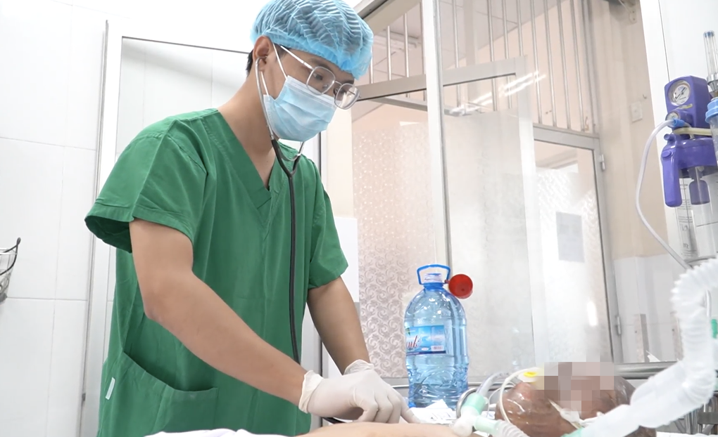 Dernières informations sur l'affaire d'un père soupçonné d'avoir versé de l'essence sur ses deux enfants et son ex-femme - 2 Thông tin mới nhất vụ người cha nghi tưới xăng đốt 2 con và vợ cũ - 2