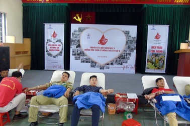 Truyền tải điện Đông Bắc 1 với "Ngày hội hiến máu nhân đạo"