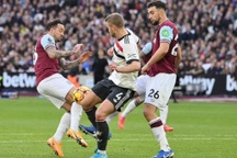 Trọng tài thừa nhận mắc sai lầm nghiêm trọng khiến HLV Ten Hag bị sa thải