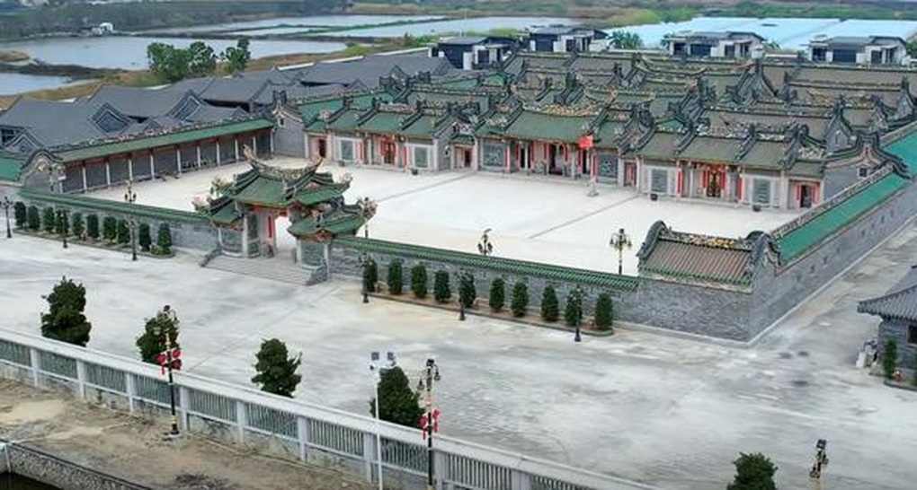 Cận cảnh khu biệt phủ hoành tráng của đại gia xây không phép, sắp bị phá dỡ - 1 Cận cảnh khu biệt phủ hoành tráng của đại gia xây không phép, sắp bị phá dỡ - 1