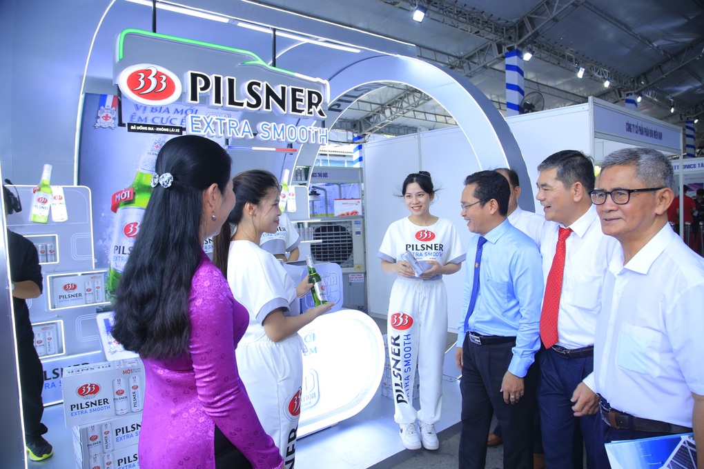 Bia 333 Pilsner trình làng khách tham quan tại Ngày hội kết nối thương hiệu - 2 Bia 333 Pilsner trình làng khách tham quan tại Ngày hội kết nối thương hiệu - 2
