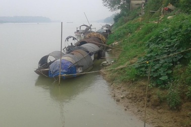 Những phận người chênh vênh trên dòng sông Lam