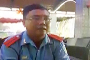 Buộc thôi việc nhân viên thanh tra giao thông trong video xin “bỏ qua sai phạm”